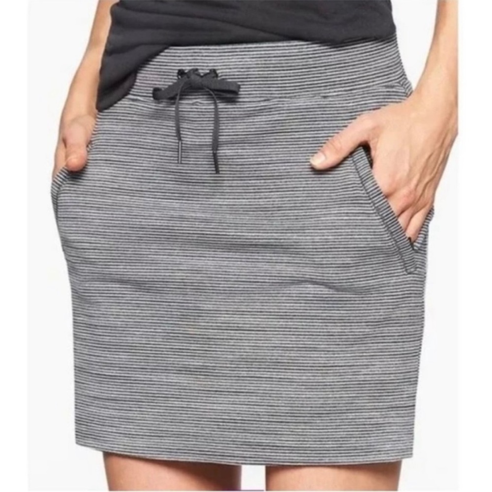 Athleta Grey and White Striped Skort